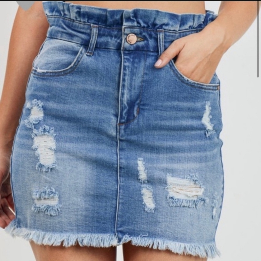 NWT! 🔥 Sale! Cest Toi Black Label Paperbag jean skirt